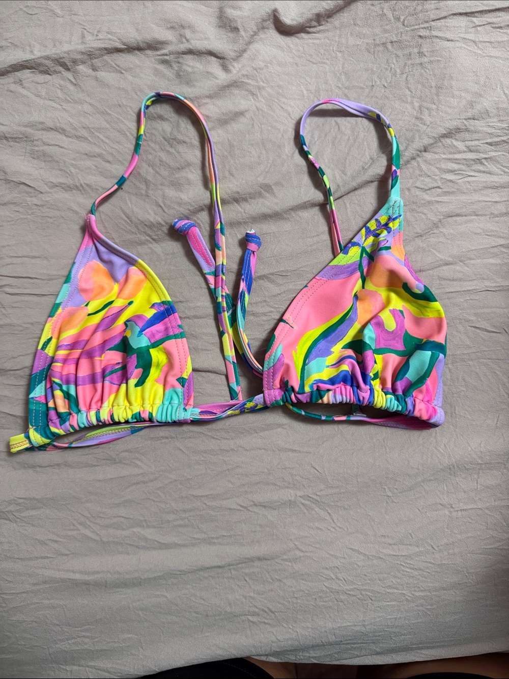 Kulani kinis top